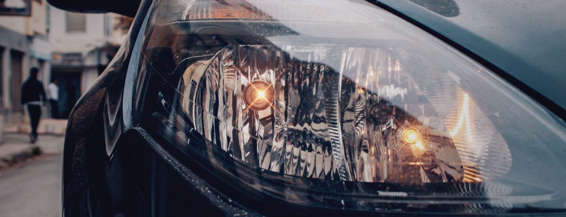 Troca de lâmpada automotiva na Oficina Favalle